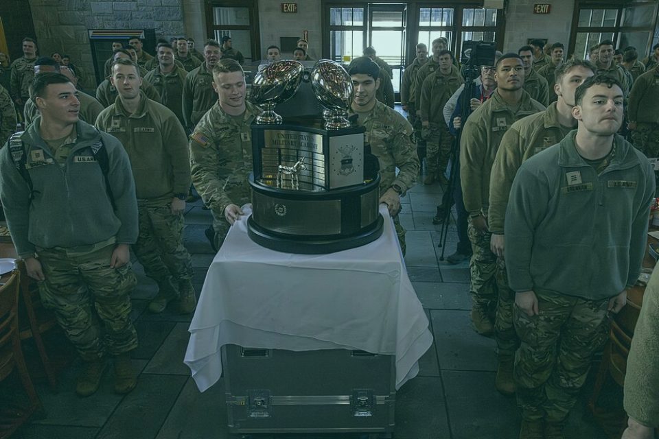 美洲杯战术板：阿根廷近阶段的高位压迫与后场出球细节